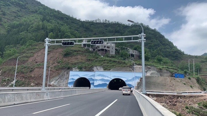 高速龍門架項(xiàng)目